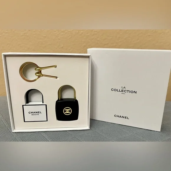 GWP - Chanel Lock and Key Set - Picture 1 of 1